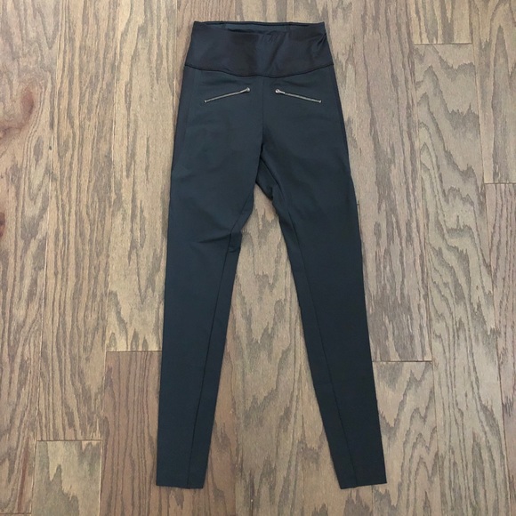 ADAY Throw It Higher High Waisted leggings - Picture 3 of 7